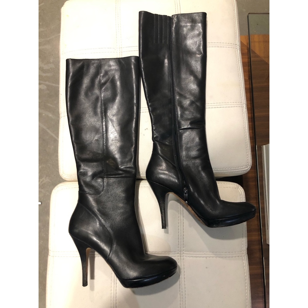 Black leather stiletto boats